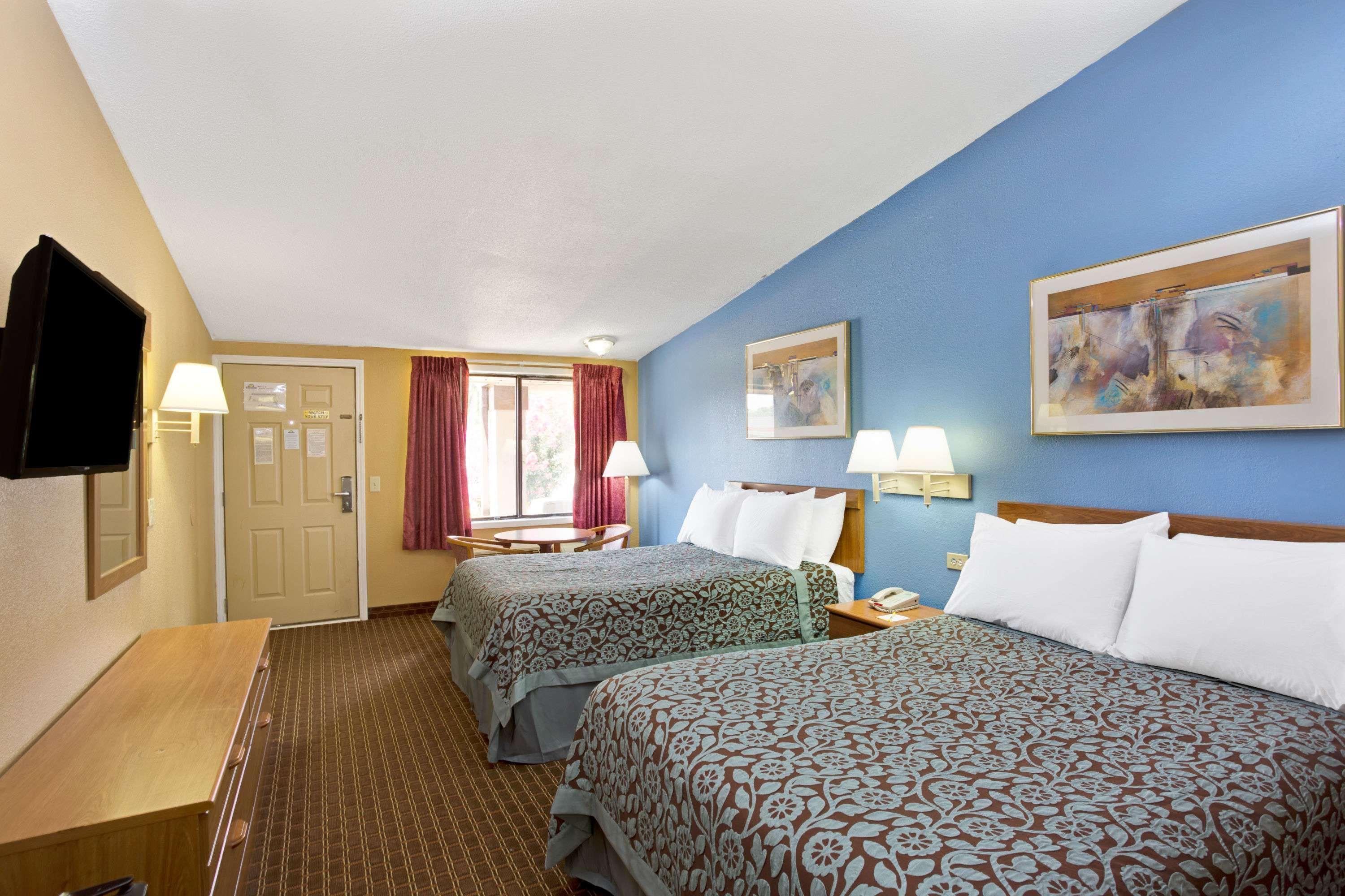 Days Inn By Wyndham Lawrenceville Extérieur photo