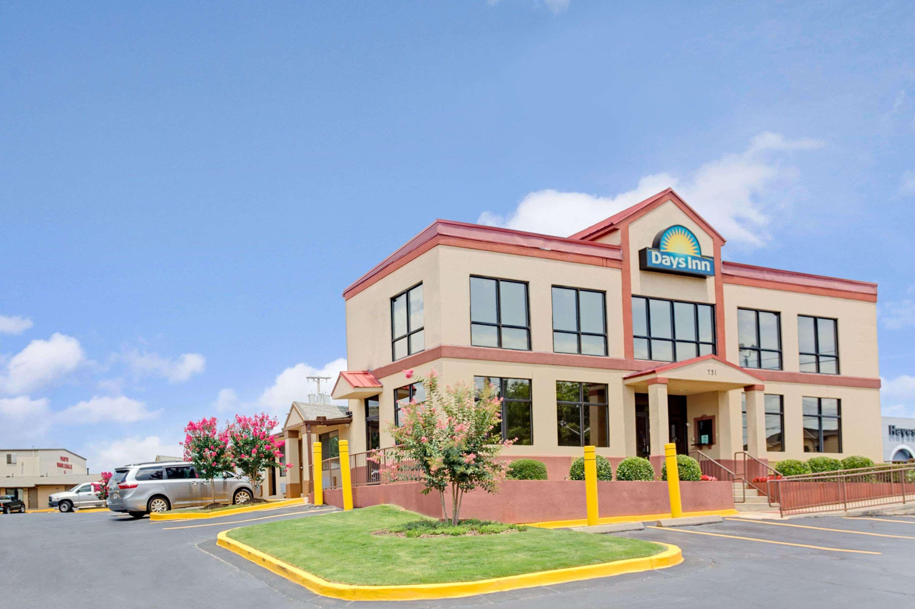 Days Inn By Wyndham Lawrenceville Extérieur photo